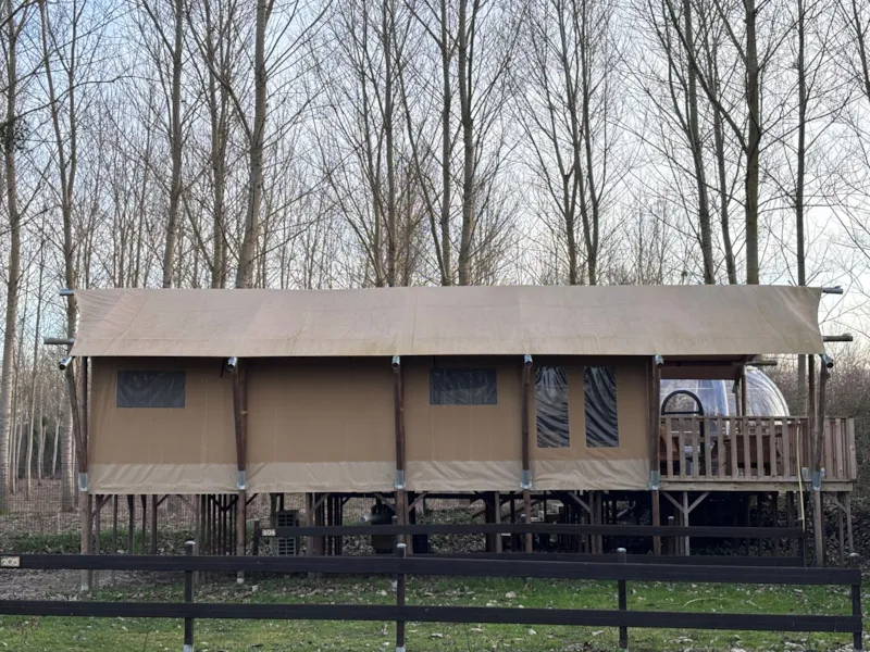 20-Tente Safari Xxl Deluxe Pilotis 50M2 (3Ch - 2/7 Pers.) +Spa Interieur+Litsfaits+Serviette+Boisson