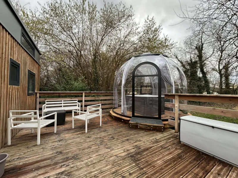 16-Tiny House 17M2 (2Ch - 1/4 Pers.) + Jaccuzzi + Lits Faits + Serviette + Kit Boisson + Tv + Clim
