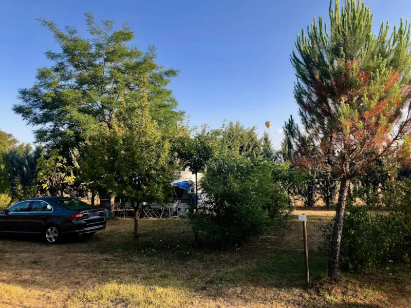 04 Emplacement Xl Véhicule + Électricité 6A +150M²