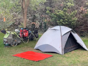 Stellplatz - 01 Pauschale S Wanderer 1 + Fahrrad - Camping Au Tylo Soleil 