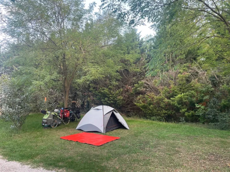 01 Emplacement S Rando 1 Personne + Vélo