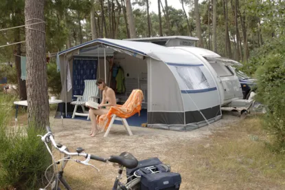 Classic : Parcela Autocaravana / Caravana (5 À 6.50M)