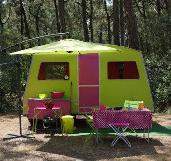 Emplacement - Basic : Emplacement Caravane Ou Camping Car (-5M) - Euronat Village Naturiste