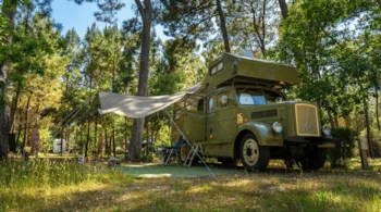 Pitch - Espace : Pitch Camping-Car / Caravan (7 À 8.5M) - Euronat Village Naturiste