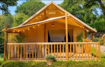 Accommodation - Lodge Tent - 2 Bedrooms + Terrace - With Private Facilities - Camping Manoir de Penn Ar Ster
