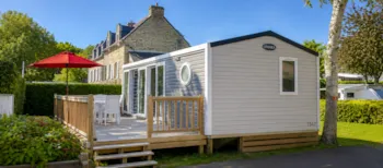Accommodation - Mobile-Home Lilas - 2 Bedrooms + Half-Covered Terrace - Camping Manoir de Penn Ar Ster