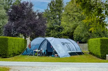 Stellplatz - Stellplatz + Auto - Camping La Pindière