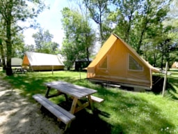Location - Tente Lodge 24M² / 2 Chambres - Sans Sanitaire - Camping Le Lidon