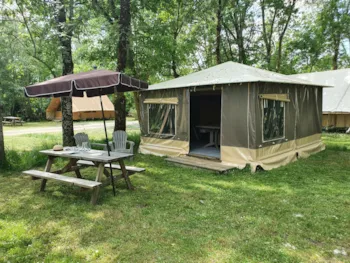 Mietunterkunft - Bungalow In Tuch 20M² / 2 Zimmer - Ohne Sanitäranlagen - Camping Le Lidon