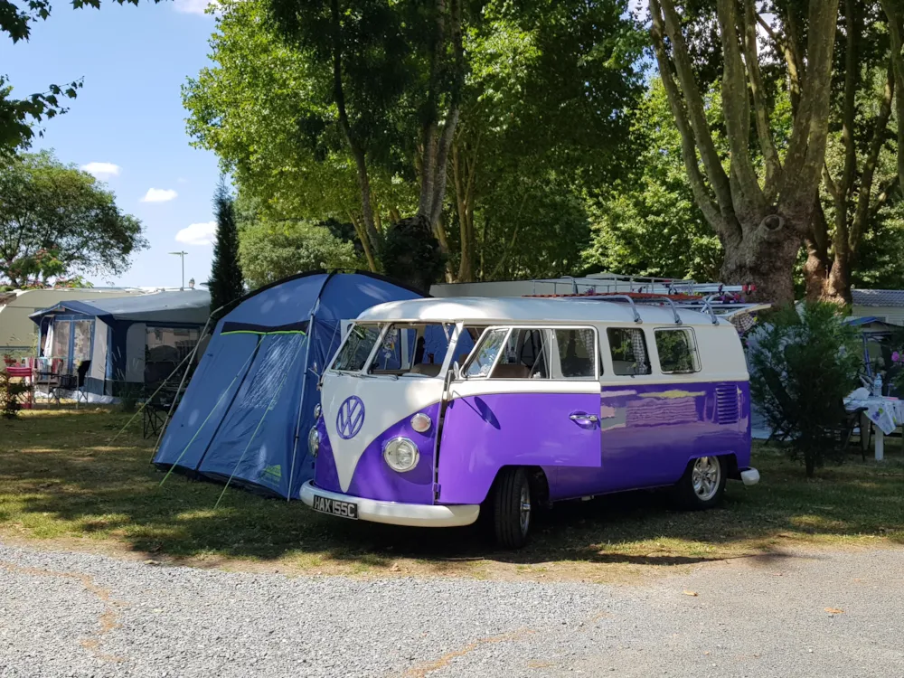 Standplaats 1 tent, caravan of camper + 1 auto