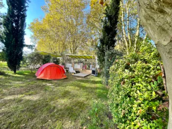 Stellplatz - Neu Für 2025 – Premium-Lage! Strom / Essbereich / Kühlschrank / Herd. - Camping Couleurs d'Aunis