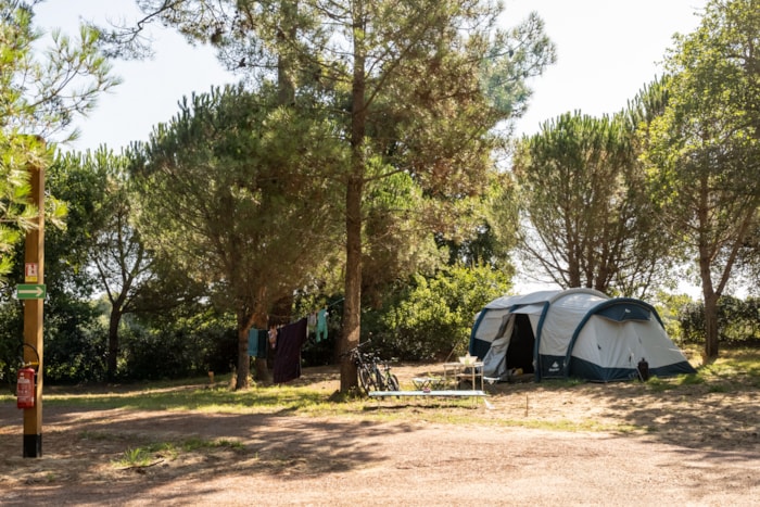 Emplacement Tente ** Avec Électricité (10 A)