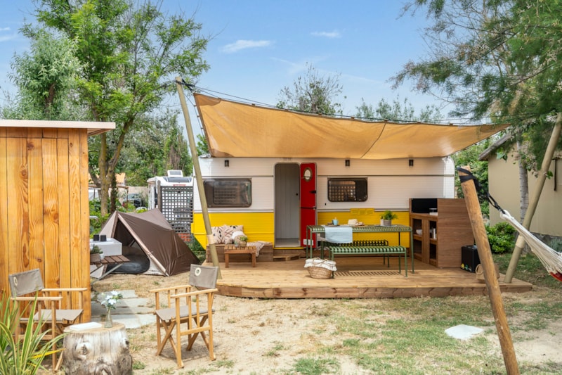 Wohnwagen Happy Days 4 Personen + 1 separates 2-Personen-Zelt