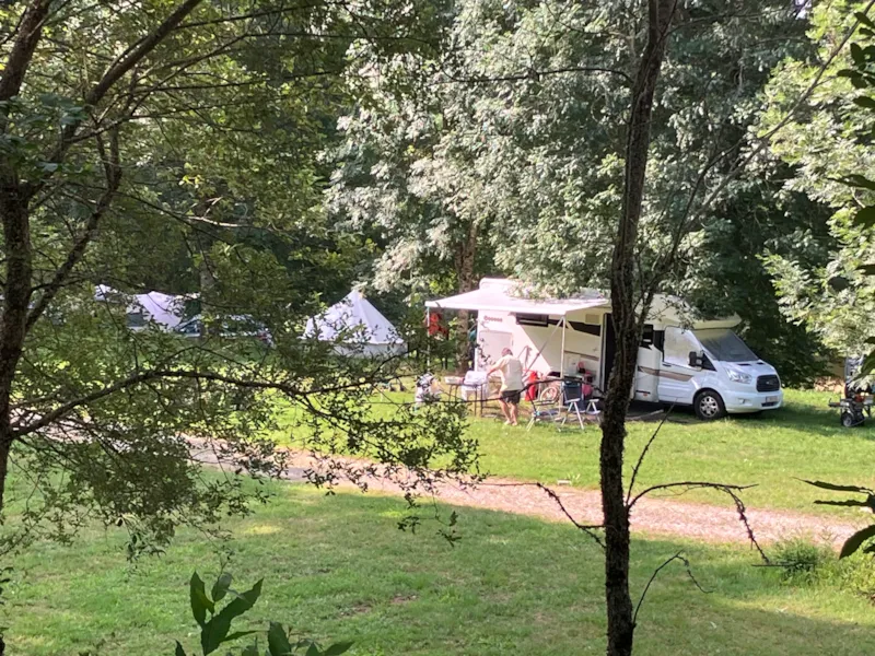 Emplacement D Tente Ou Caravane 150M² (Electricité Non Inclus)