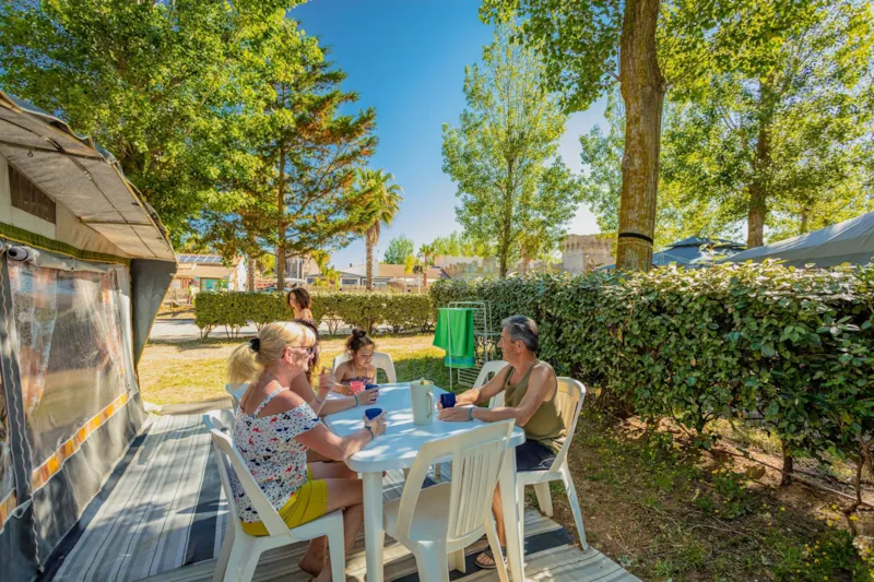 Emplacement Confort + 1 Voiture + Tente Ou Caravane + Électricité