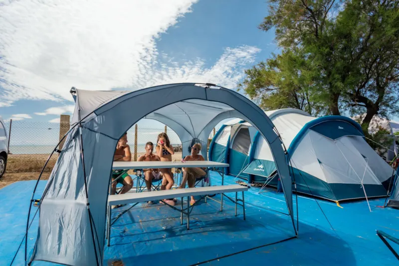 Emplacement Confort + 1 Voiture + Tente Ou Caravane + Électricité