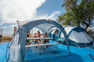 Pitch COMFORT + car + tent or caravan + electricity — 4