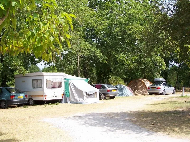 Emplacement + Tente + 1 Voiture