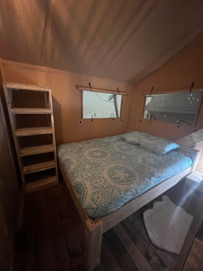 Luxury Lodge 40 -