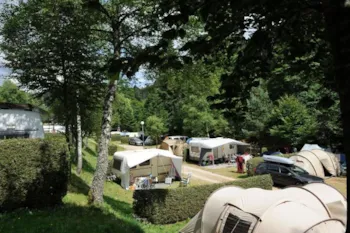 Stellplatz - Stellplatz - Camping de Belle Hutte 