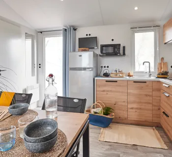 Mietunterkunft - Mobil Home Confort Venezia 33M²- 3 Rooms 6/8 Ac+Tv - Camping Les Sablettes