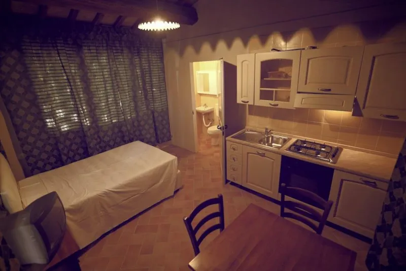 Il Pino - Une Pièce