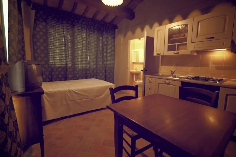 Il Pino - Une Pièce