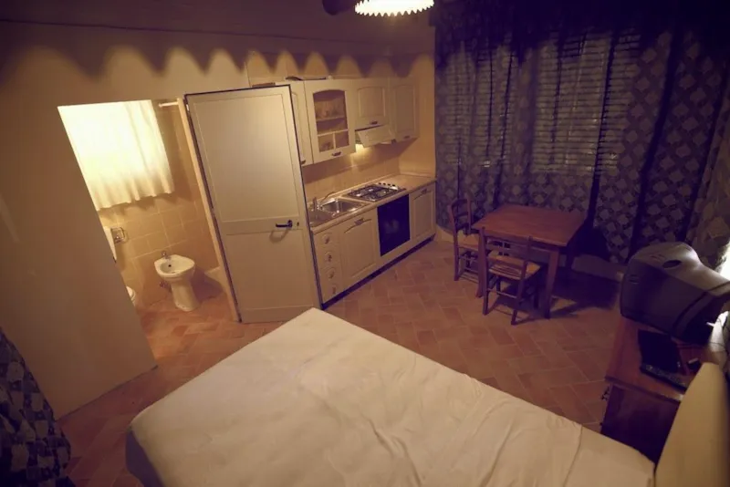 Il Pino - Une Pièce