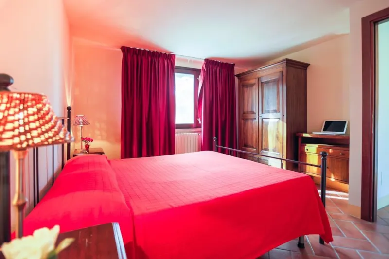 Appartement À Trois Pièces - Vue Piscine