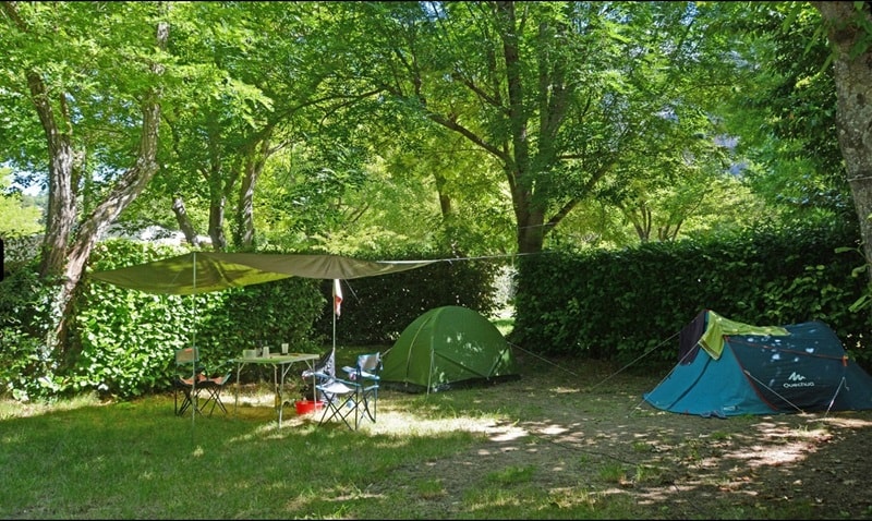 Emplacement Tente / Caravane / Camping Car