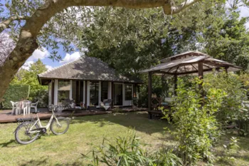 Mietunterkunft - Hütte Bali 2 Schlafzimmer Klimaanlage Premium - Camping Sandaya Séquoia Parc