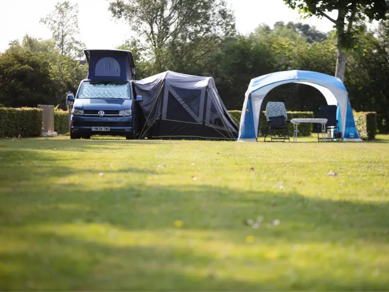 Emplacement Grand Confort - Electricité 10 A + Eau + Evacuation