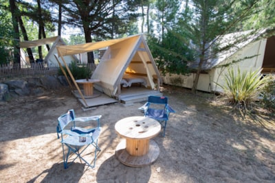 Trekking Tent : 1 night (2 single beds for 2 people)