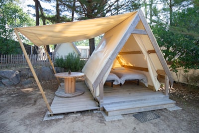 Trekking Tent : 1 night (2 single beds for 2 people)