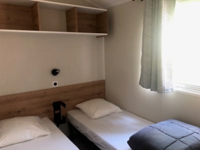 Mobil-home BAHIA 2023 - 29m²  2 chambres avec terrasse bois couverte - LAVE VAISSELLE inclus