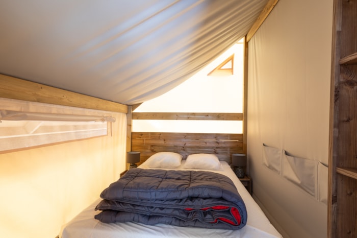 Tente Ecolodge 21M² - 2 Chambres Sans Point D'eau Avec Petite Terrasse En Bois Semi Couverte.