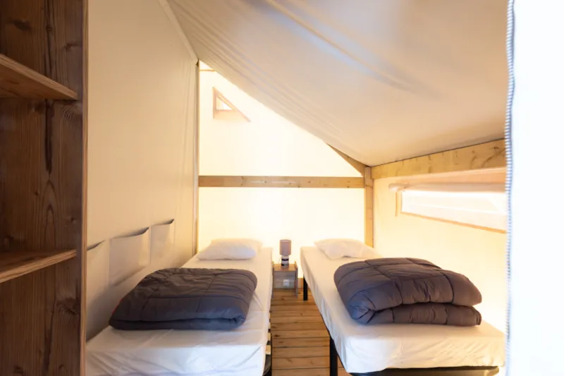 Tente Ecolodge 21M² - 2 Chambres Avec Petite Terrasse En Bois Semi Couverte