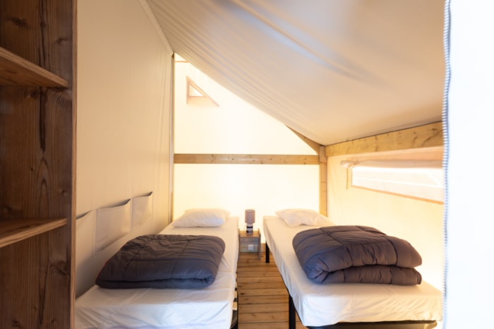 Tente Ecolodge 21M² - 2 Chambres Sans Point D'eau Avec Petite Terrasse En Bois Semi Couverte.