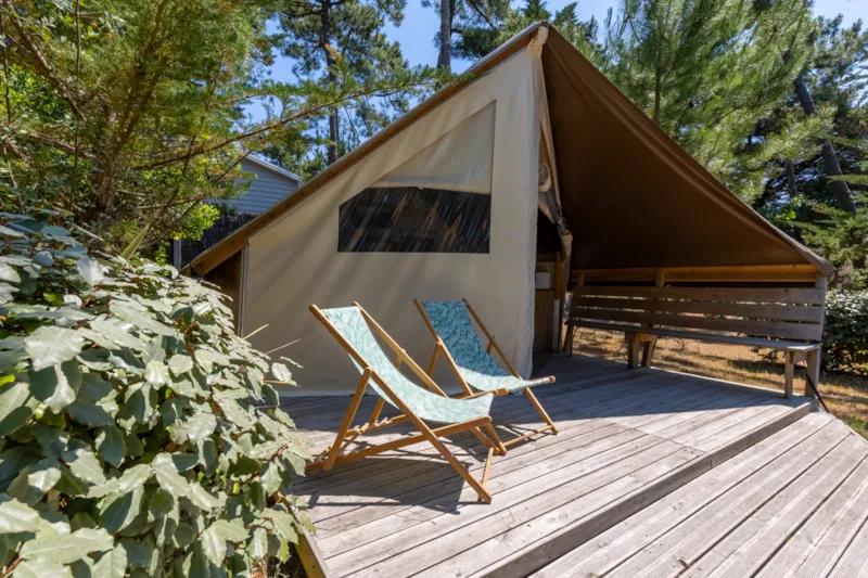 Tente Ecolodge 21M² - 2 Chambres Avec Petite Terrasse En Bois Semi Couverte