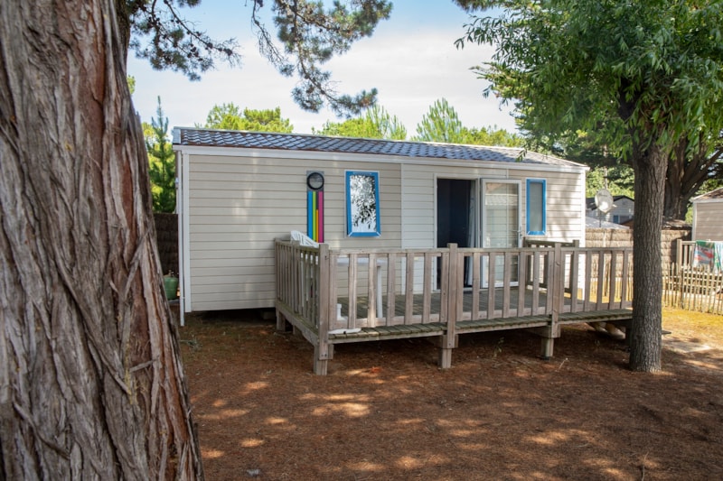 Stacaravan IBIZA 27m² - 2 slaapkamers (2016-2017) houten terras