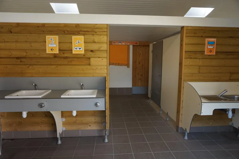 Emplacement Avec Électricité À La Nuitée