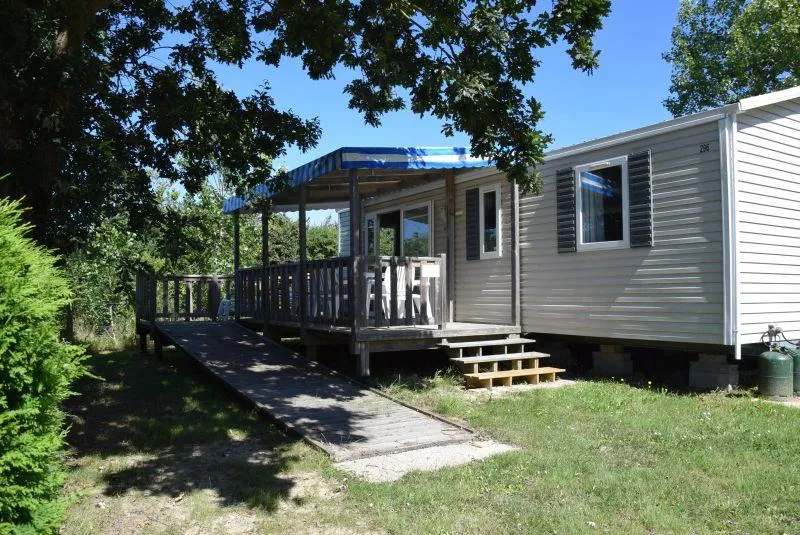 Location - C- Mobil-Home Helios - Pmr - 2 Chambres 32M² Avec Terrasse Couverte - Chadotel Le Domaine de Beaulieu