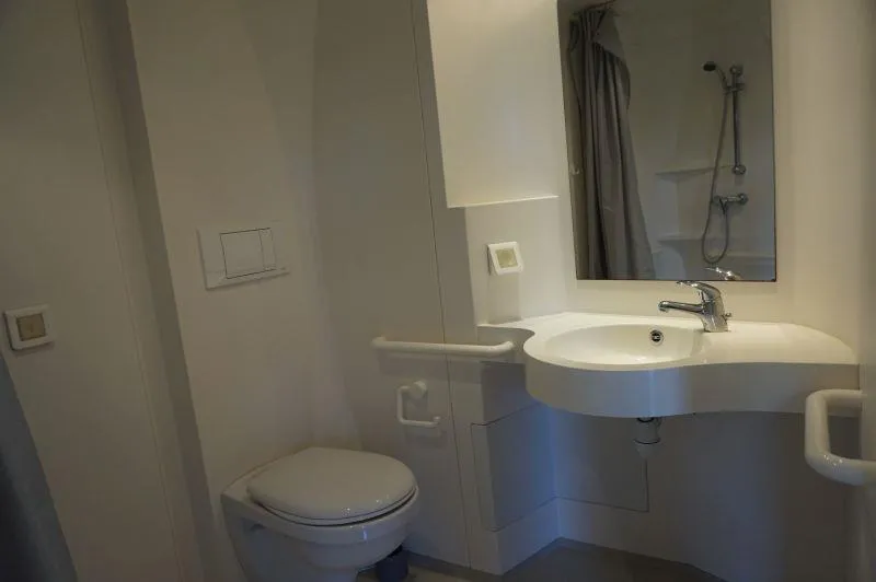 C- Mobil-Home Helios - Pmr - 2 Chambres 32M² Avec Terrasse Couverte