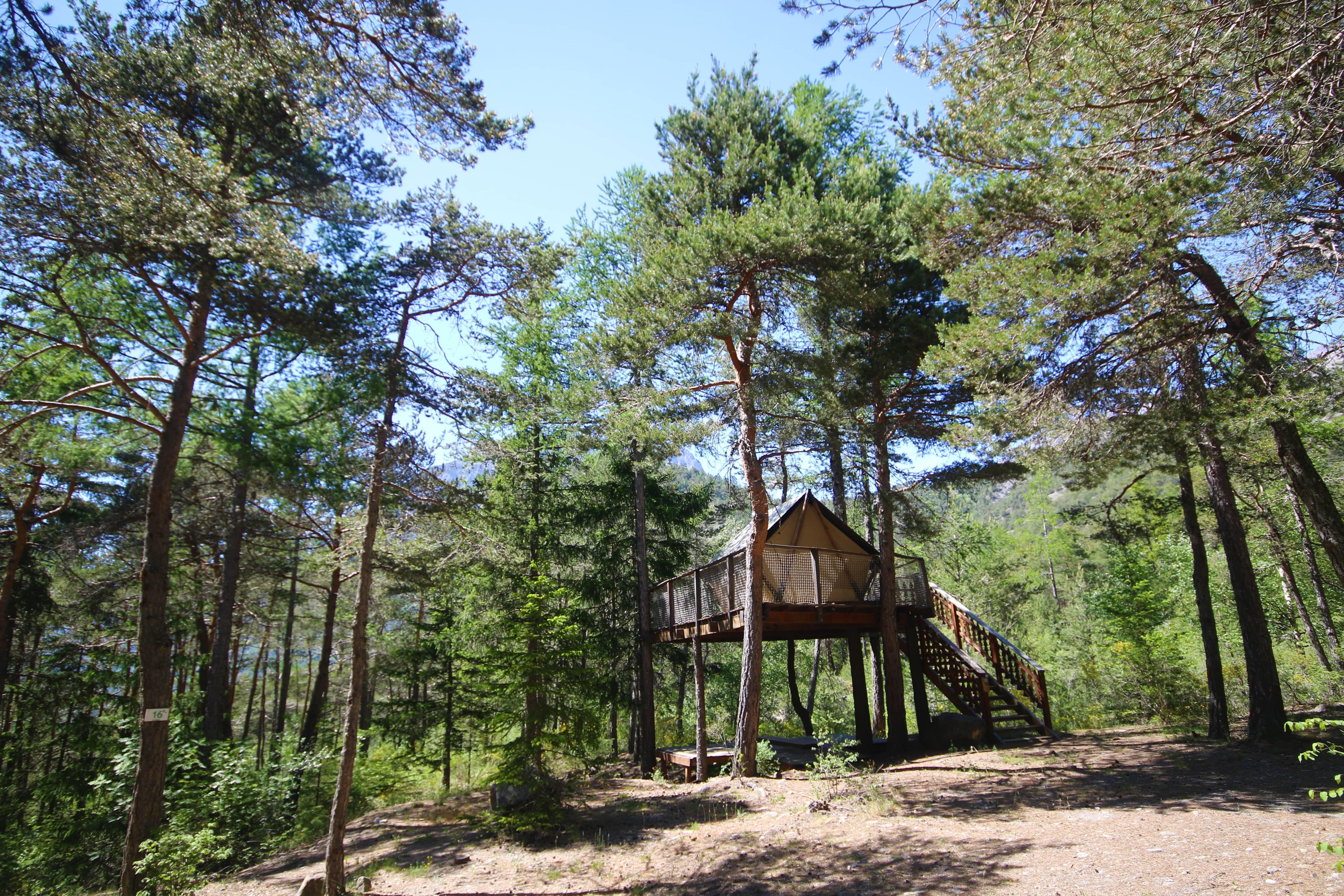 Location - Tente Lodge Perchée - Camping Rioclar