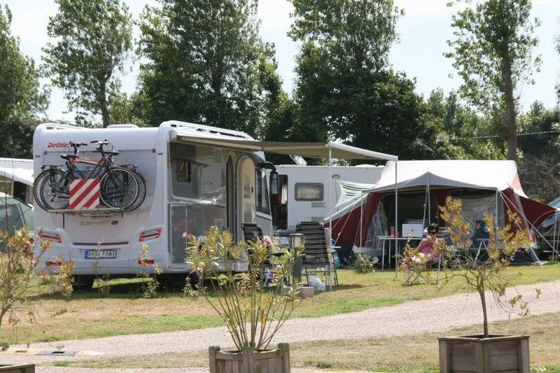 Emplacement Confort Avec Branchement Électrique 10A + Raccordement Eau/Évacuation