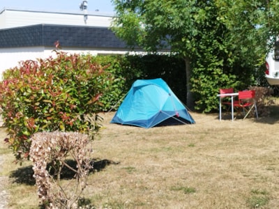 Pitch Tent + 1 car — 2