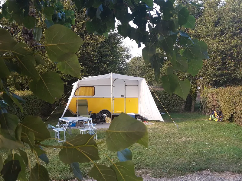Stellplatz - Stellplatz Standard Mit Stromanschluß 10 A - Camping Sunêlia L'Aiguille Creuse