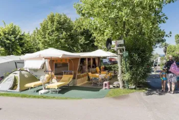 Stellplatz - Stellplatz Im Grünen Power - La Rocca Camping