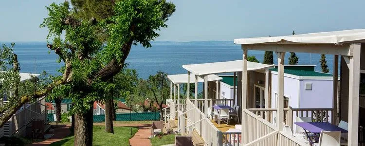 Mietunterkunft - Maxicaravan Roccalux - La Rocca Camping