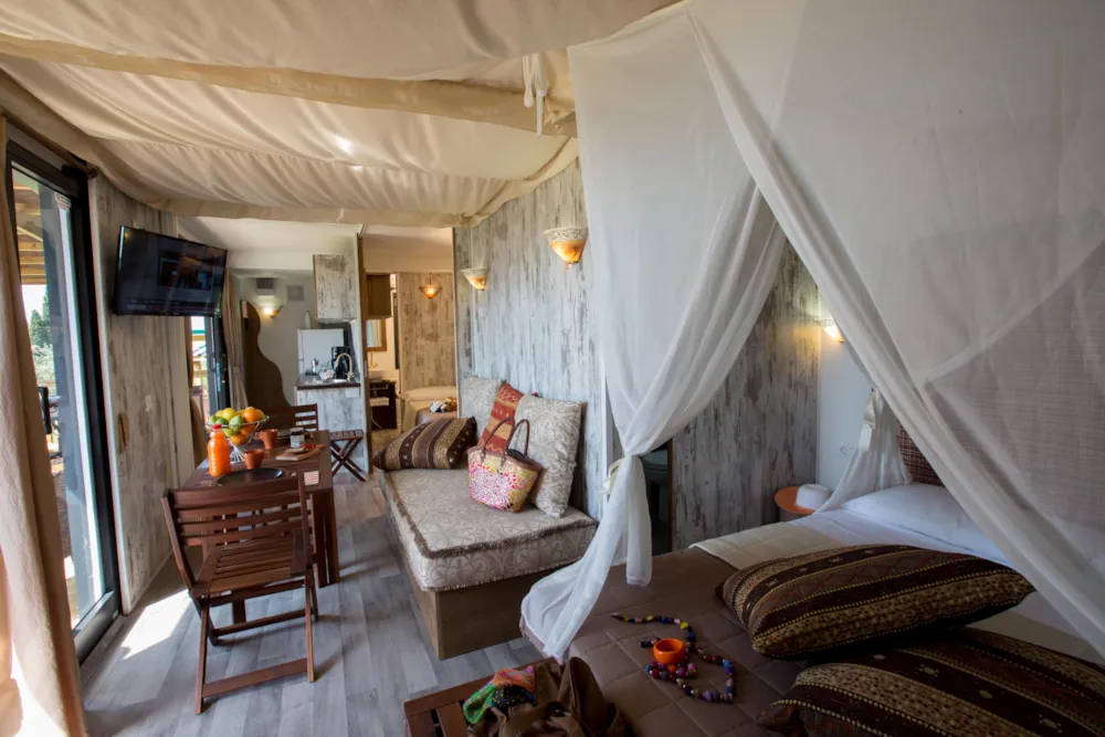 Mietunterkunft - Maxikaravan Aquasuite - La Rocca Camping